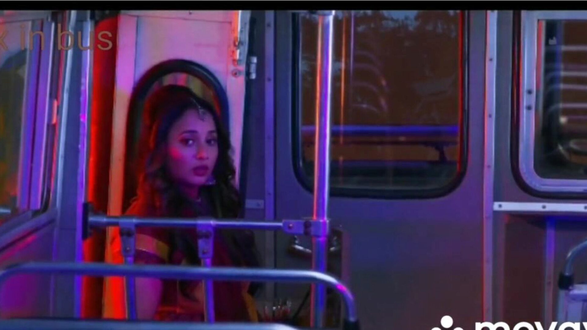 szexi bhabi elcsábítja a buszban, ingyenes indiai pornó 66: xhamster