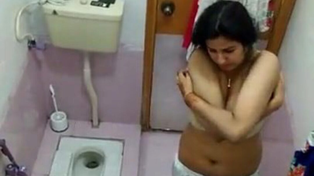 הודי Desi Bhabhi עירום אמבטיה דודה אמבטיה מוחלצת