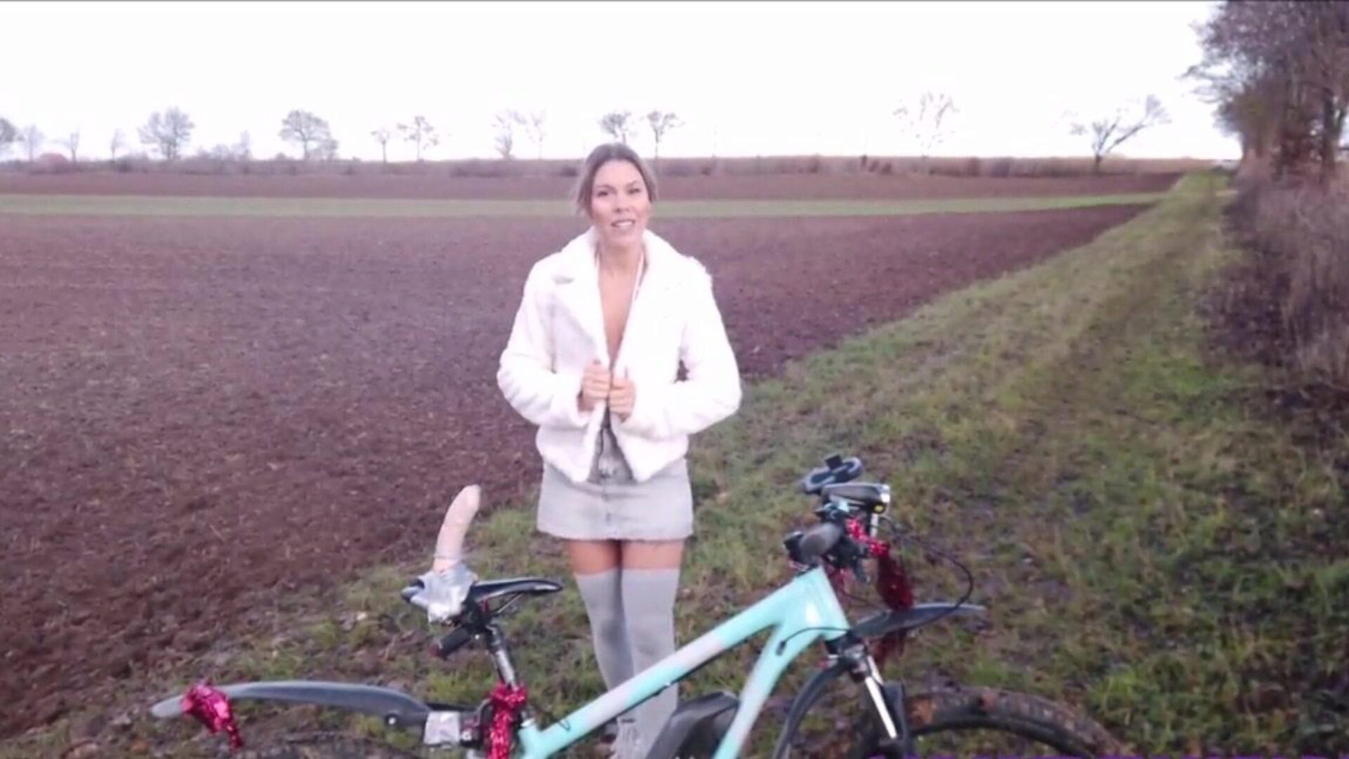 το πρωτότυπο μέρος 2 η Λάρα Μπέργκμαν κάνει κακή χρήση του ποδηλάτου της: πορνό 2b παρακολουθήστε το αρχικό μέρος δύο η Λάρα Μπέργκμαν κάνει κακή χρήση της σκηνής της ταινίας ποδηλάτου στο xhamster - η απόλυτη συλλογή δωρεάν γερμανικών ταινιών HD σκληρού πυρήνα πορνογραφικών ταινιών