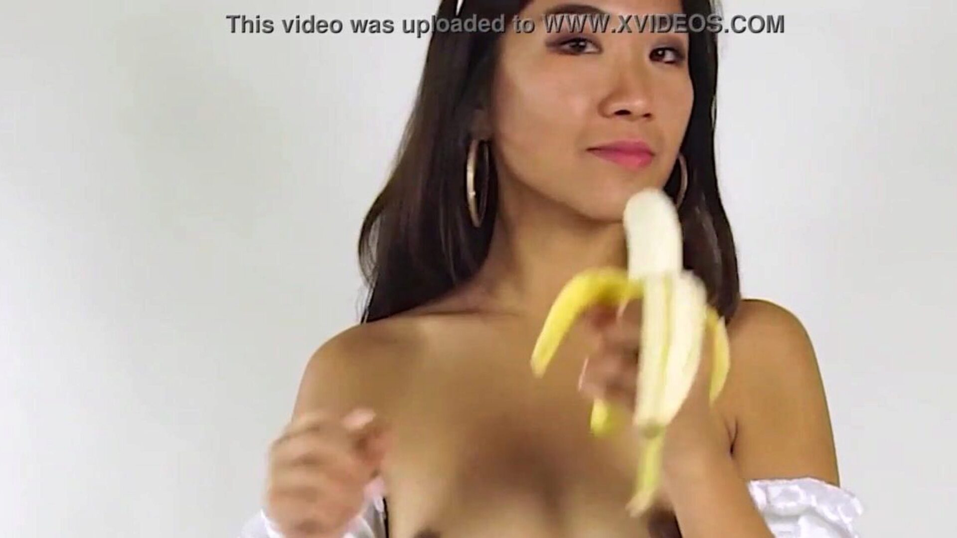 asijská servírka v kapse - porno hra na www.pocket-girl.com