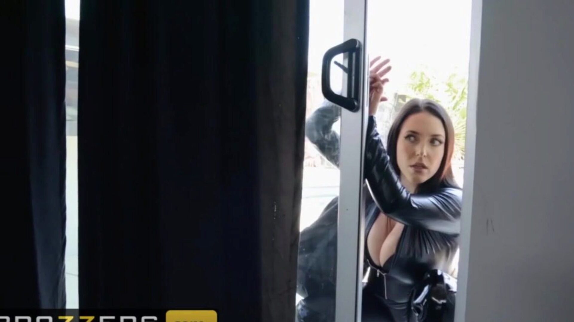 Phat wazoo  teen Angela White plays cops, robbers and a-hole banging - Brazzers
