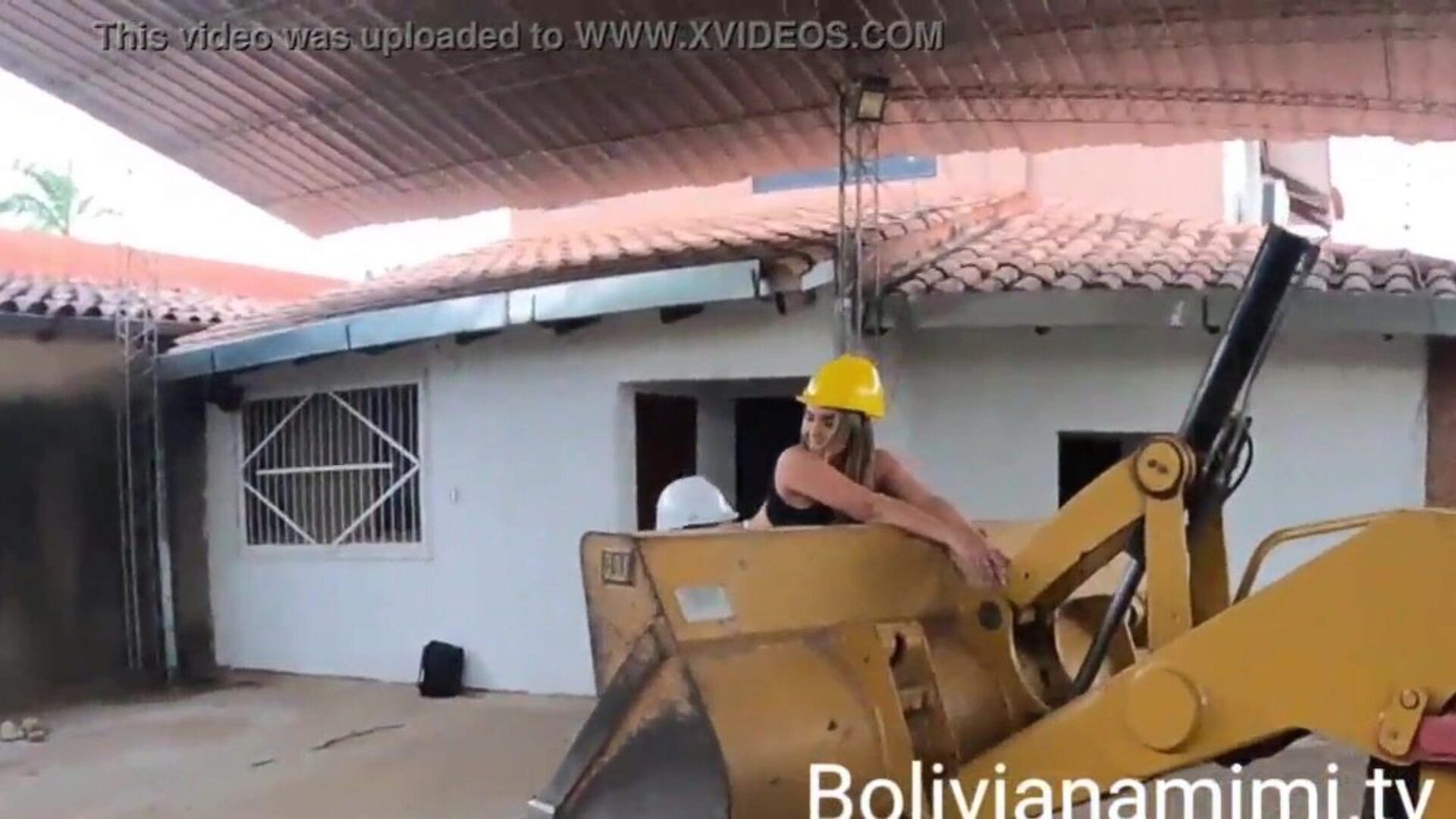 I was exhausted of giving my butt on a daybed so i rented a backhoe ... come to see how that guy ruined my arse on bolivianamimi.tv