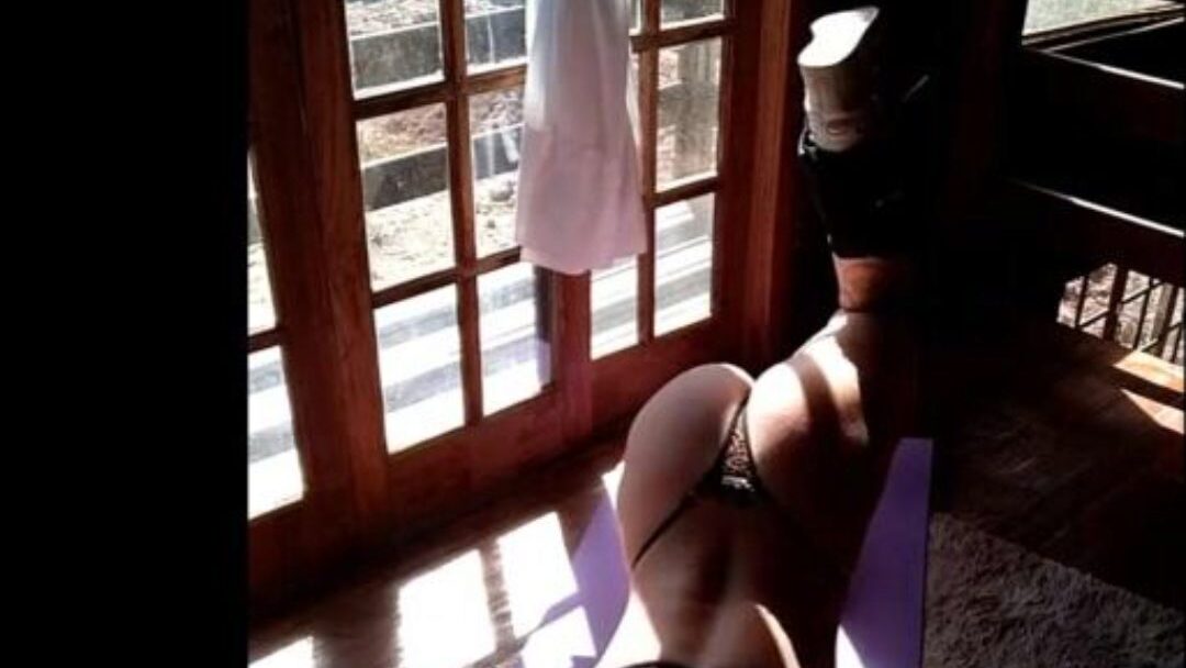 The hot legal age teenager teaching to her neighbor solely in panties - Bruninha Fitness doing exercises out of clothes on doggy position to her neighbour