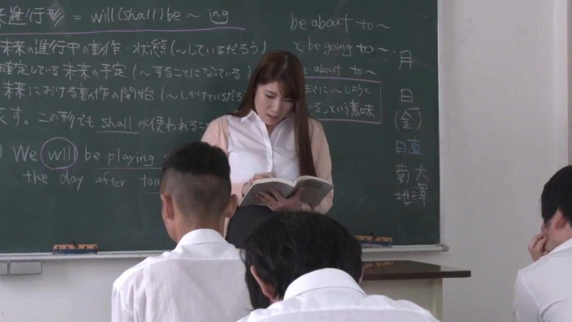 Chitose Yura, a Married Woman Teacher Who Gets Wet ten Times In A Cum Class
