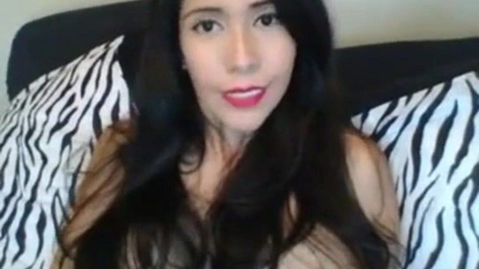asiatisk mamma -pass liker å spikre sexverktøy på webkamera - thebestmilfcams.com