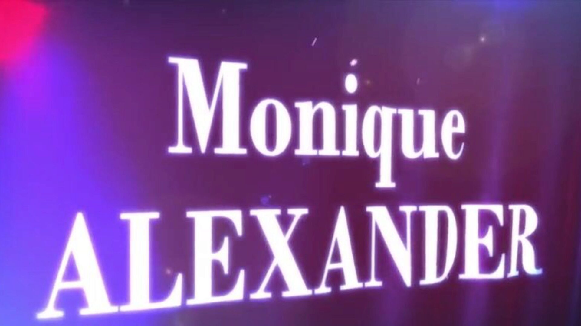 brazzers - ekte konehistorier - hva tar hennes så lange sekvens med monique alexander og xander i hovedrollene