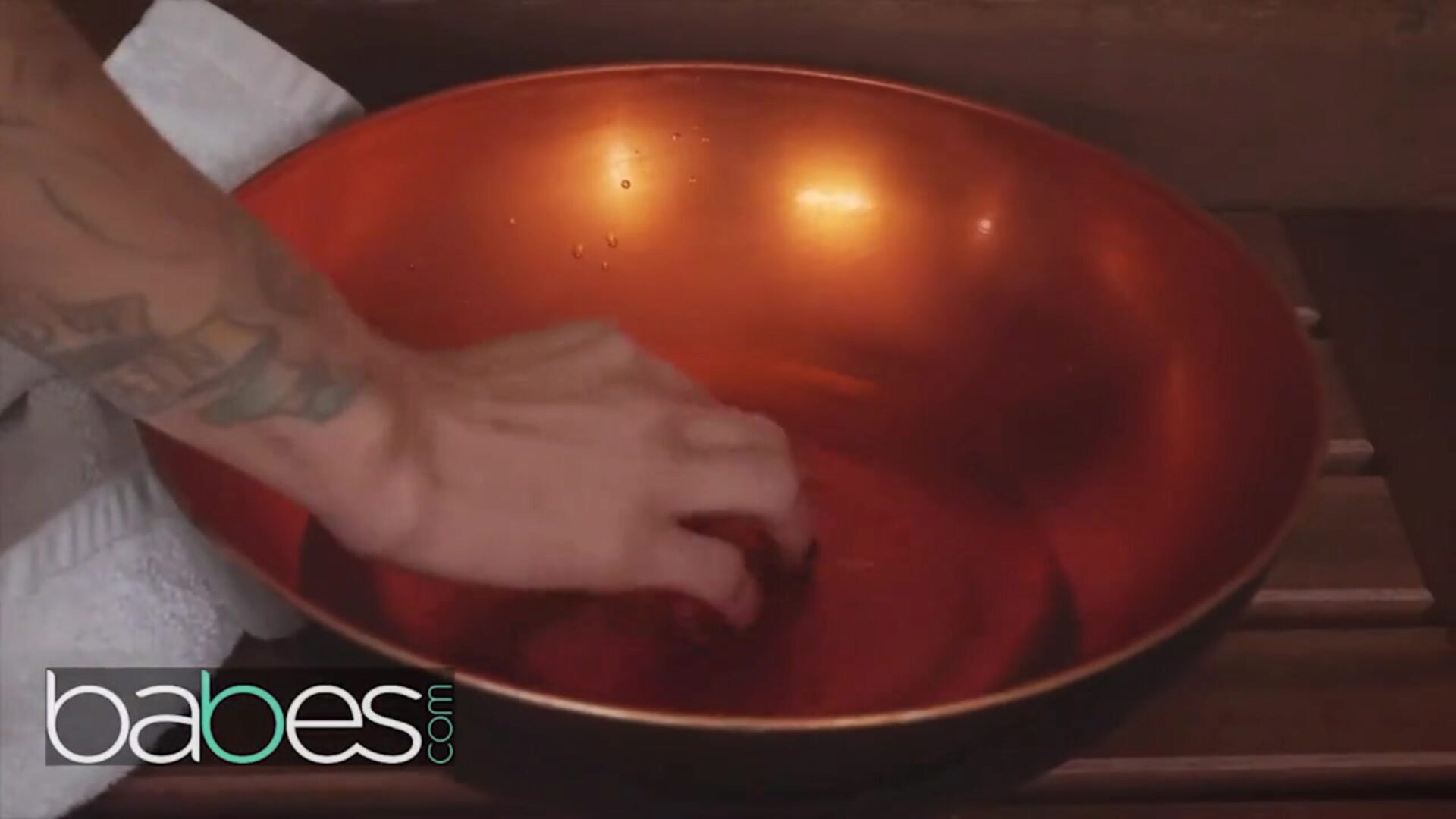 Babes- Big ass golden-haired adult movie star Jessa Rhodes gets rectal internal ejaculation in the Sauna