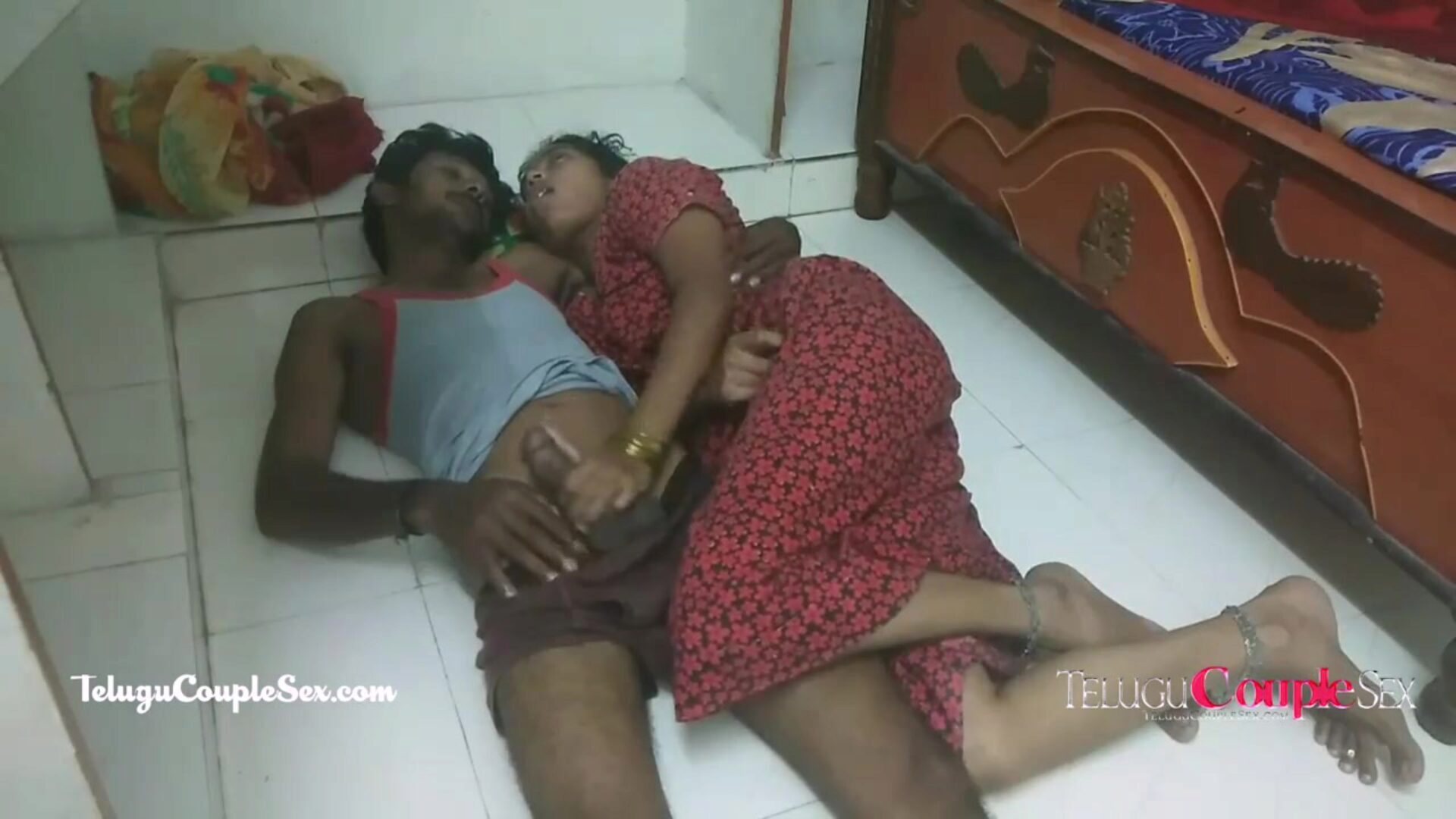 Telugu Village Paar spät in der Nacht pumpen mit sexy Desi Wifey Telugu Village Paar spät in der Nacht schlagen mit Hawt Desi Wifey