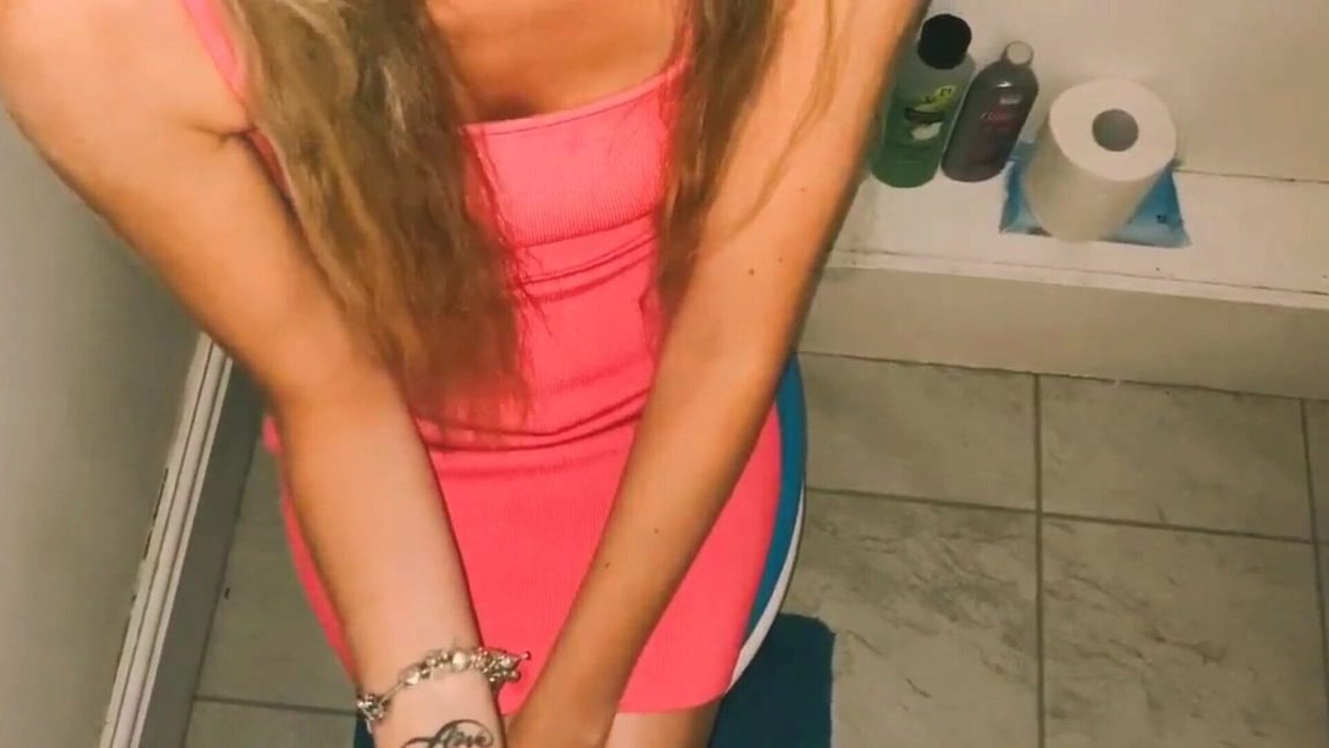 Risky Handjob from Teen Chav Slut in Parent’s Bathroom I masturbate off Mr Green while my parents are downstairs!!