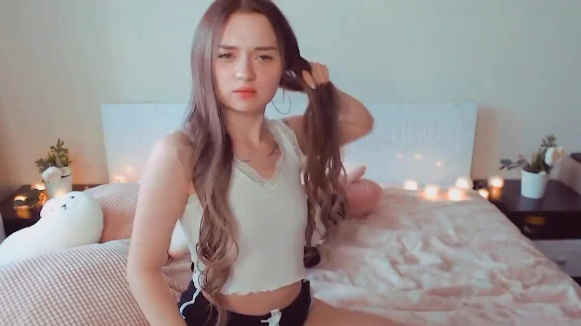CUTE TEEN LOOKING FOR DADDY