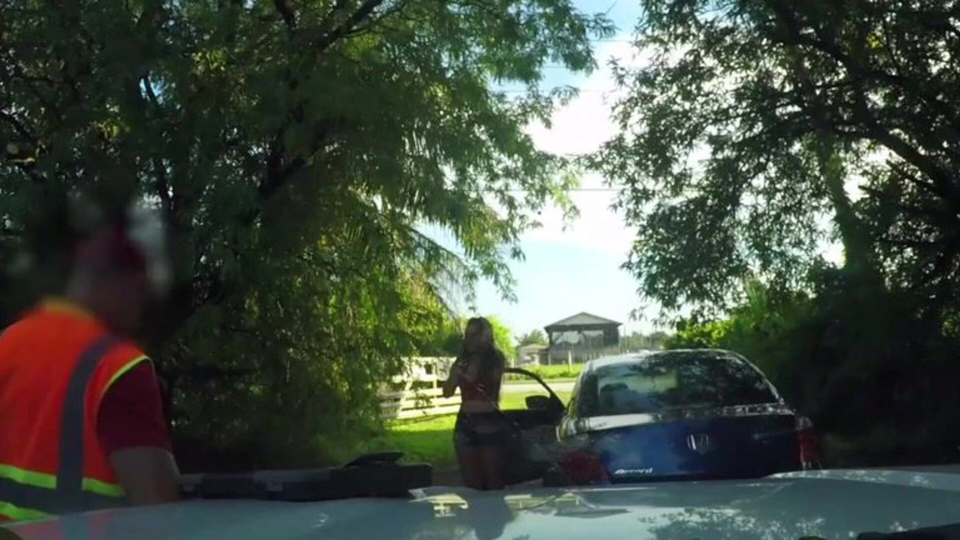 Roadside - cuckold girlfriend bj's off mechanic outdoors