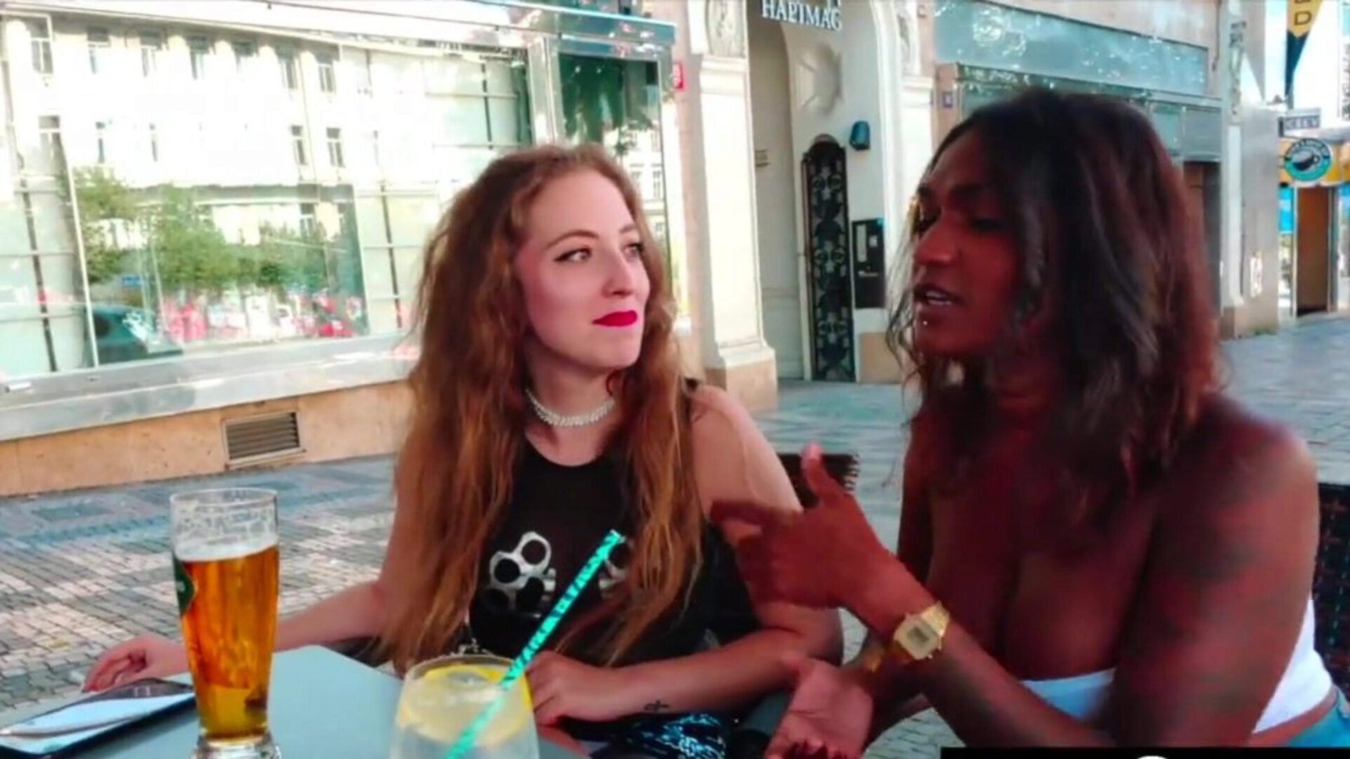 الشرج في الفيديو الخاص لوكا فيريرو مع الأسود الإيطالي ساريثا أوليفيري