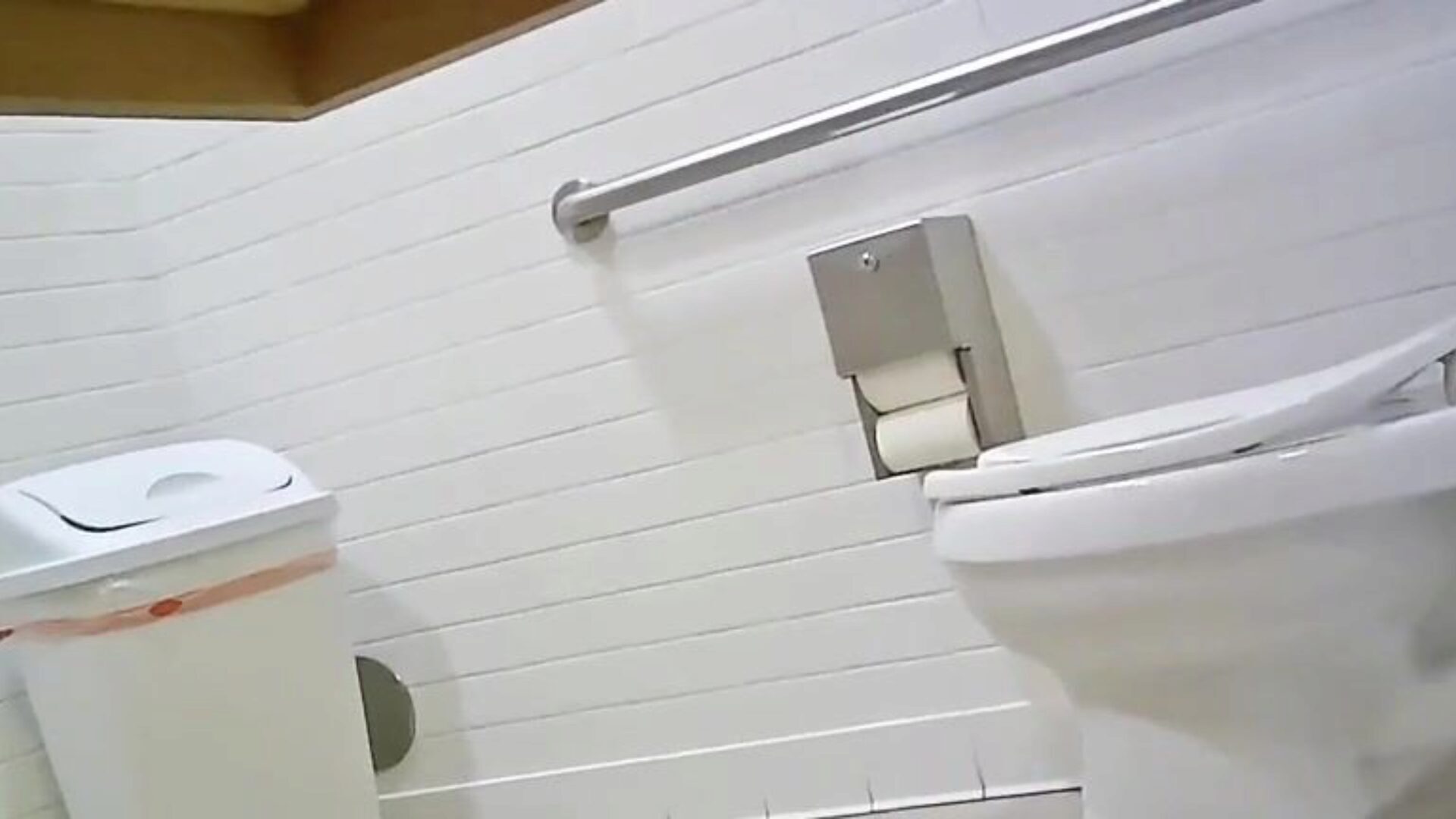 skjult toilet kamera - pas hotty ideel gazoo tjek denne ud, fortæl mig hvad du synes; p ’