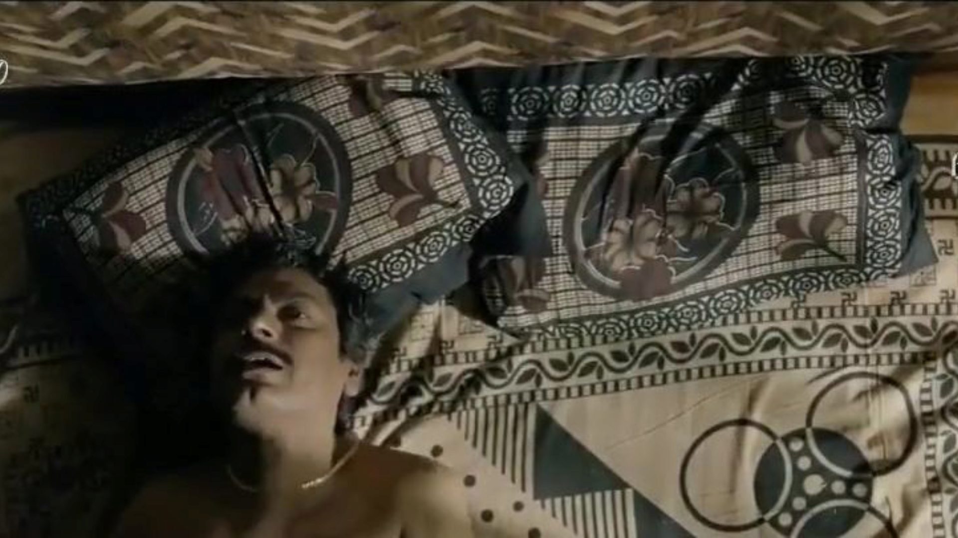 nawazuddin bollywood näyttelijä rajshri deshpande kubbra bidita onnekas bollywood näyttelijä nawazuddin vitun prostituoituja, transsukupuolisia ja näyttelijöitä kubbra, bidita, rajshri deshpande tissit suihin sperma hardcore anaali koira vittu
