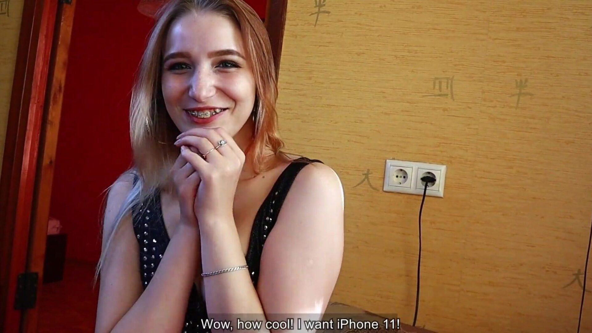 schönes Mädchen dankt ihrem Freund mit Blowjob und Sex für ein frisches iPhone | Sperma im Gesicht & geschluckt